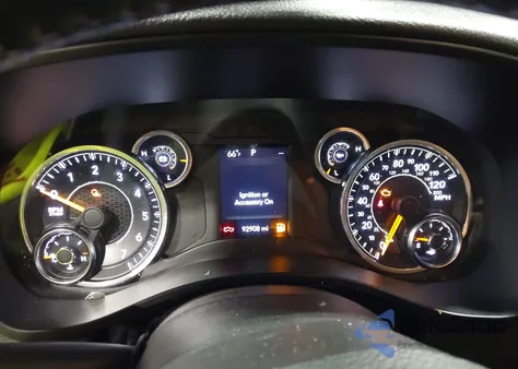 2020 Ram 1500 Big Horn 4X4 6'4 Box из США, поврежденный, VIN 1C6SRFBT6LN215289